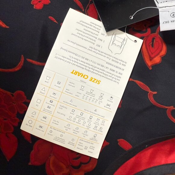 NWT Koos of Course! 2 pc Set Jacket Tank Top Large Red Black Floral 100% SILK - Picture 14 of 14